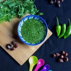 A picture of Green chutney.