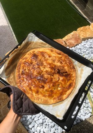 Une photo de Tarte saumon et légumes 🥒🍆🥧