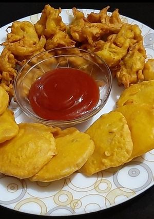 A picture of Potato and onion fritters.