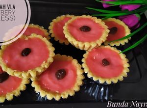 Foto resep Pie Renyah Vla Strawbery🍓 (eggless)