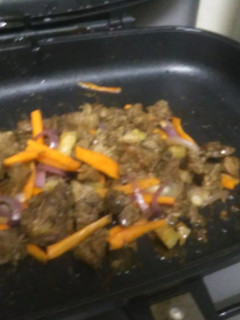 A picture of Sweet and sour beef.