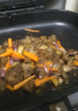A picture of Sweet and sour beef.