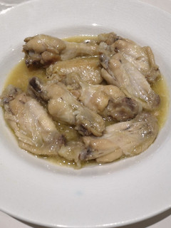 Una foto de Alitas de pollo al ajillo
