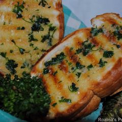 A picture of Garlic bread.