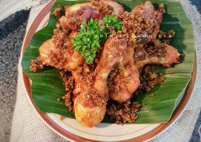 Ayam goreng bumbu lengkuas ala RM.Padang