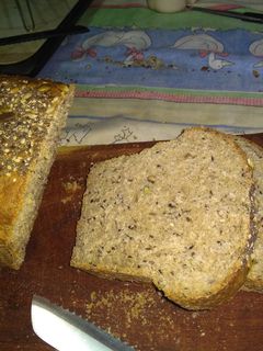 Una foto de Pan integral con semillas