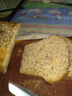 Una foto de Pan integral con semillas