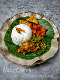 Foto resep Nasi Campur Telur Acar Kuning & Sambal Kentang