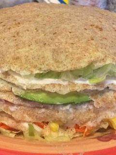 Una foto de "Torta" de panqueques y verduras 👌🏻