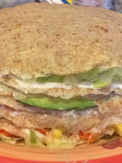 Una foto de "Torta" de panqueques y verduras 👌🏻