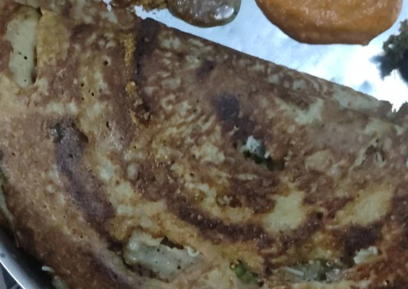 Palak puree moong dal dosa, sambar/tomato chutney