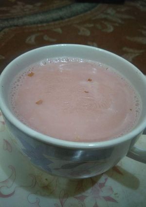 A picture of Kashmiri Chai.