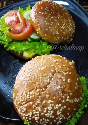 Foto resep Burger Telur Simpel 🥚🥬🥒🍅
