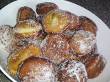 Buñuelos rellenos con dulce de leche