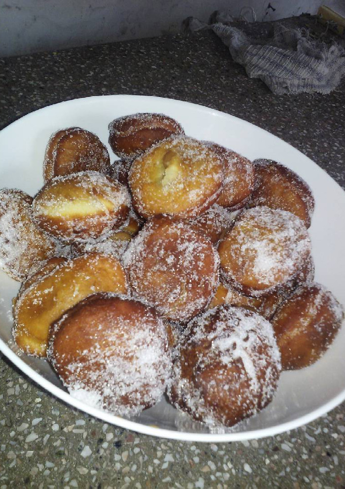 Una foto de Buñuelos rellenos con dulce de leche