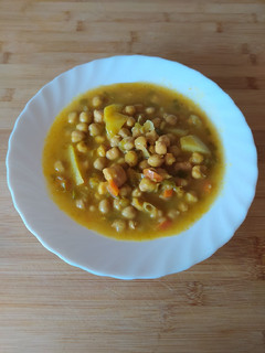 Una foto de Garbanzos con verduras