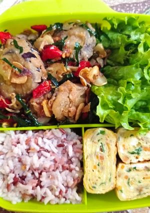 Foto resep Bekal Sederhana (Terong cabe garam & telur gulung)