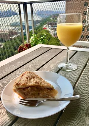 A picture of American Apple Pie by Stacy! 🥧.
