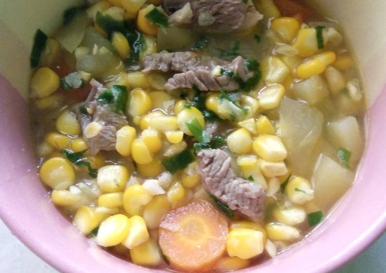 Sup jagung daging sapi foto resep utama