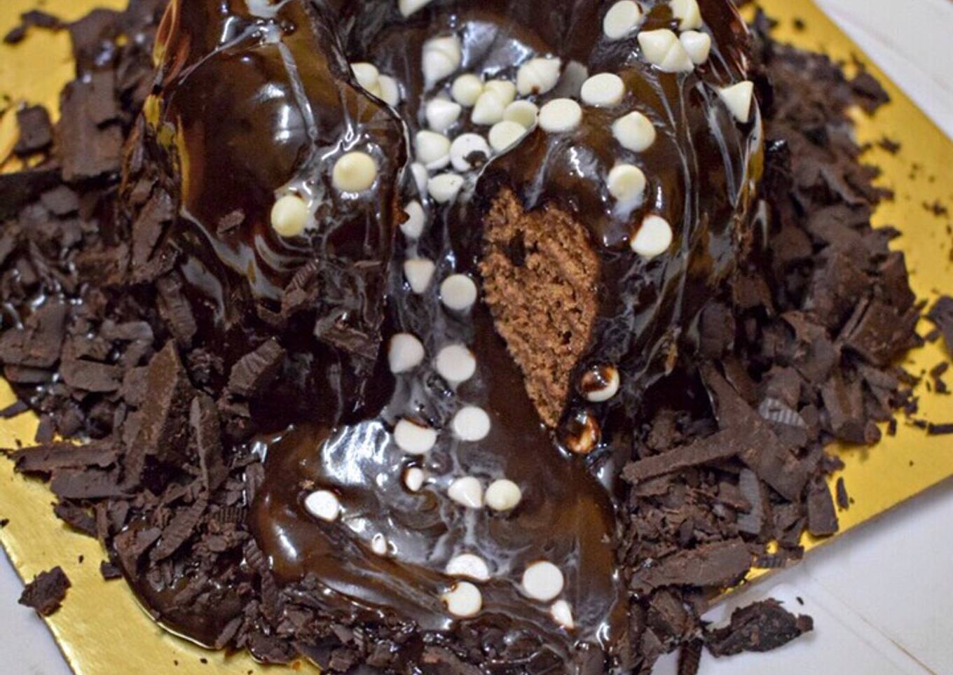Chocolate Flowing Cake