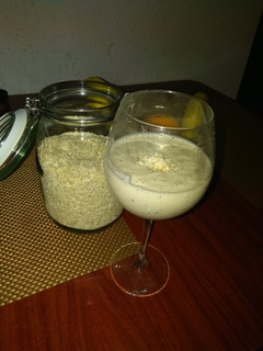 Una foto de Batido de plátano, yogurt y avena