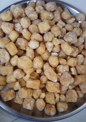 खुरमी (Khurmi recipe in hindi) रेसिपी मुख्य फोटो