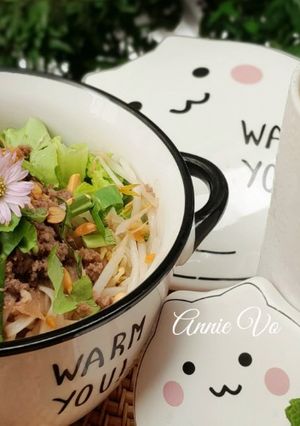 Hình của món Phở trộn bò băm.