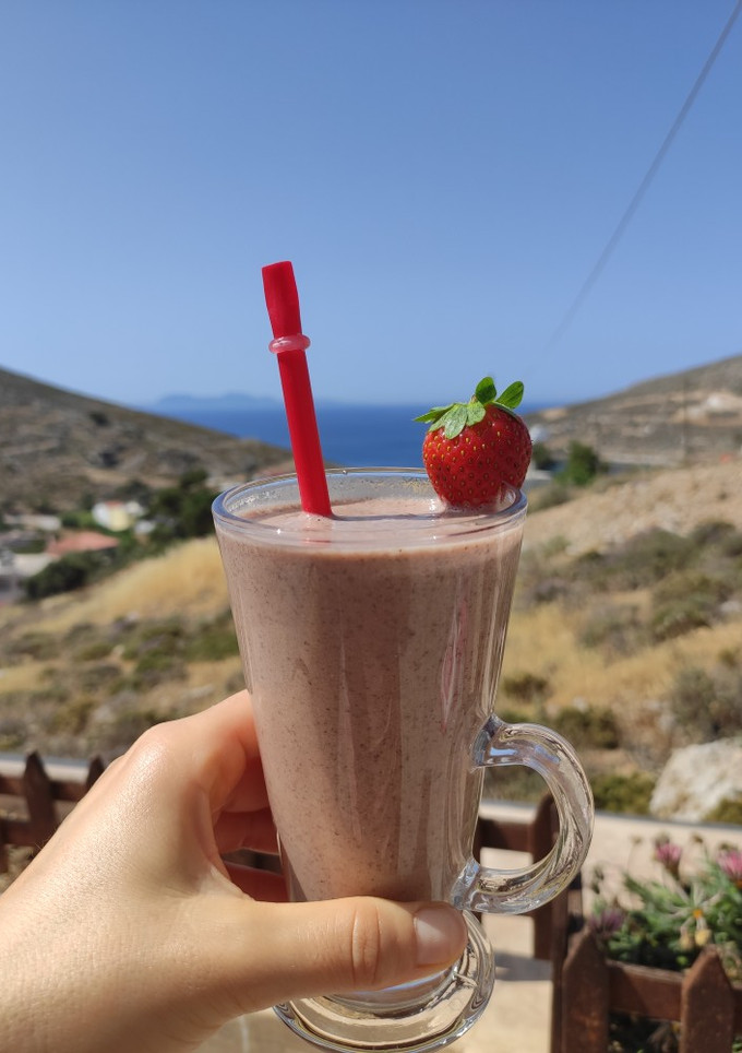 Φωτογραφία της συνταγής 🍓Πρωτεϊνικό "milkshake" με γεύση σοκολάτα - φράουλα 🍓