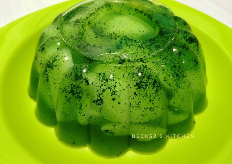 7. Puding Lumut Nutrijel Kelapa