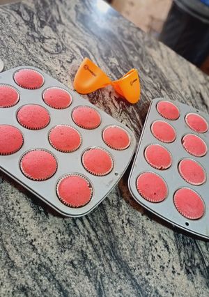 A picture of Pinky mixed fruit Cupcakes.