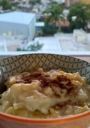 Una foto de Arroz con leche cremoso