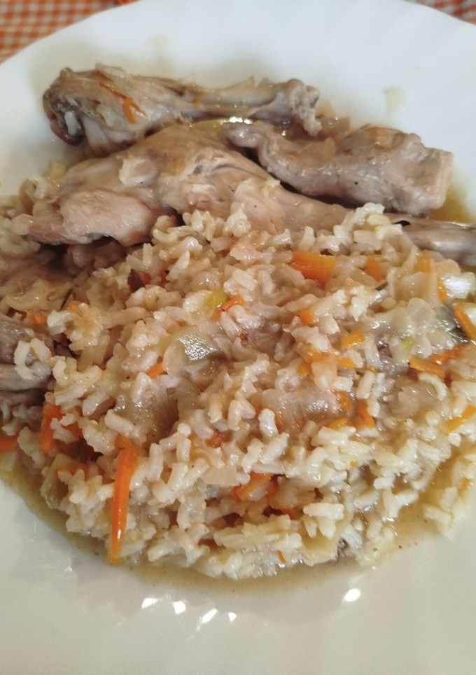 Una foto de Conejo con arroz