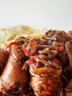 Una foto de Chorizos al vino blanco con salsa de soja 😋