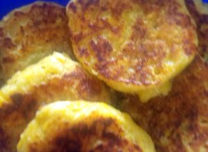 Una foto de Arepas de berenjena y plátano