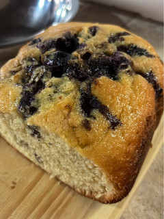 Una foto de Budín de arándanos y limón sin TACC en panificadora/horno de pan