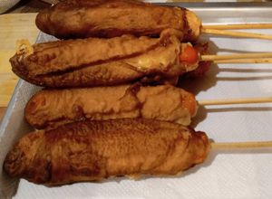 Una foto de Los Corn Dogs de la abuela Choi 🇰🇷😉 (banderillas coreanas)