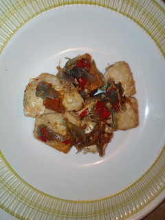 A picture of Tufu n sauce (awara).