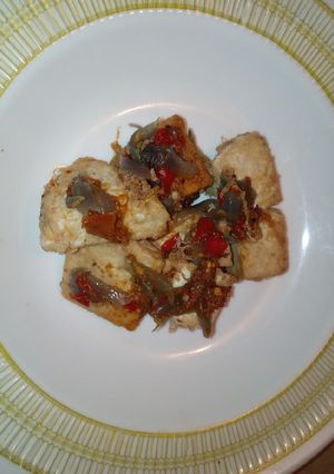 A picture of Tufu n sauce (awara).