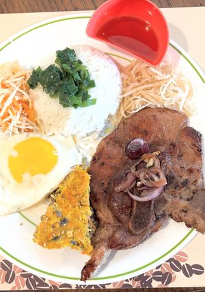 A picture of Braised Pork Chops (Sườn Cốt Lết).