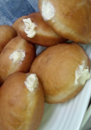 A picture of Filled donuts.