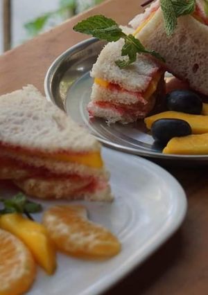 A picture of Summer Cool - Fruit Sandwich.