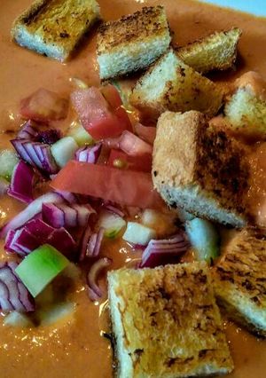 Una foto de GAZPACHO De Fríjol rojo (Alubias rojas)...!