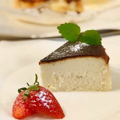 A picture of Basque Burnt Cheesecake.