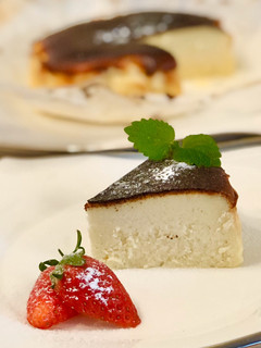 A picture of Basque Burnt Cheesecake.