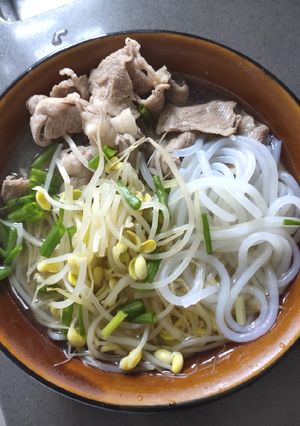 A picture of Noodle in Soup.