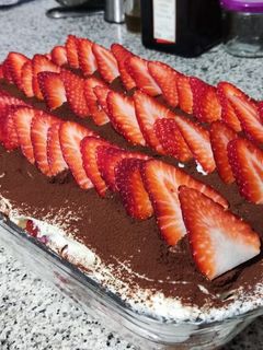 Una foto de Tiramisú de fresa