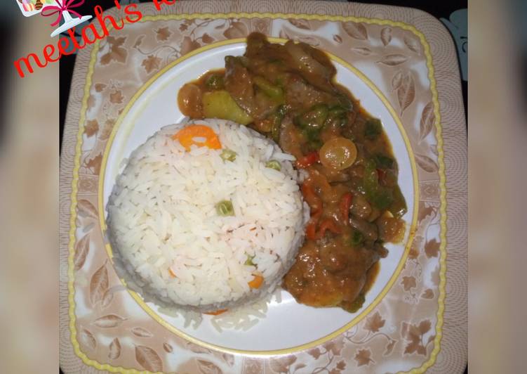 White vegetable rice with liver sauce