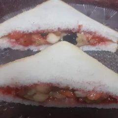 A picture of Mix fruit chaat sandwich.