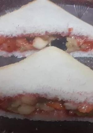 A picture of Mix fruit chaat sandwich.