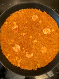 Una foto de Fideuá con Gambón y Bacalao
